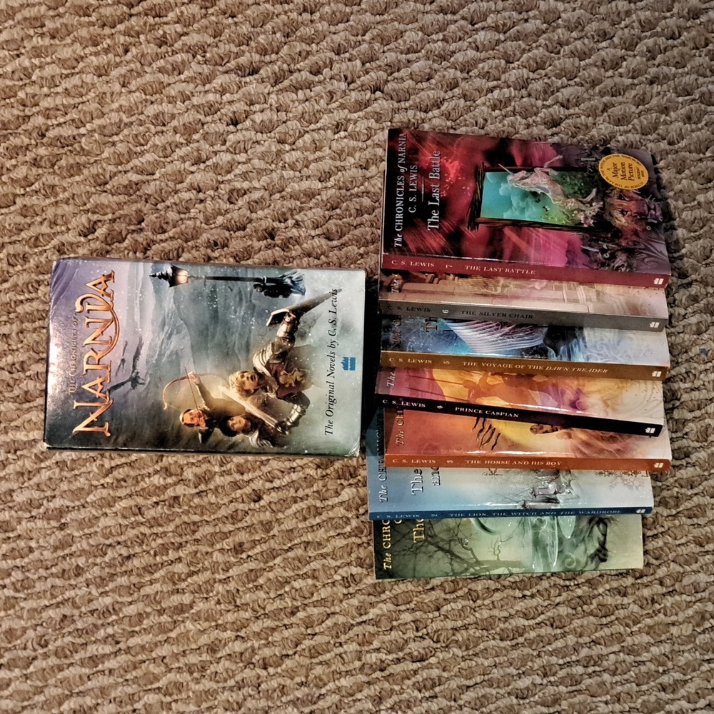 The Chronicles of Narnia Book Collection